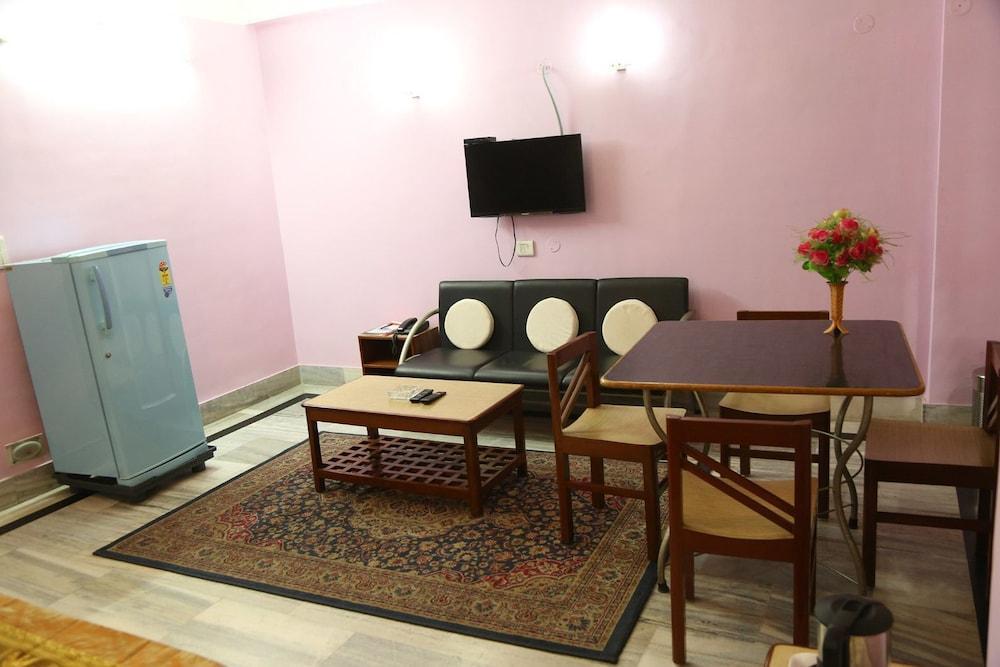 Hotel Priya Palace Guwahati Exterior foto