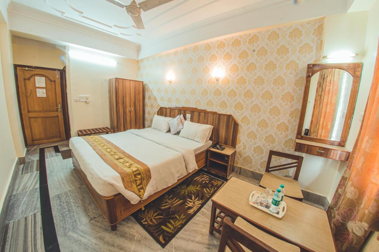Hotel Priya Palace Guwahati Exterior foto