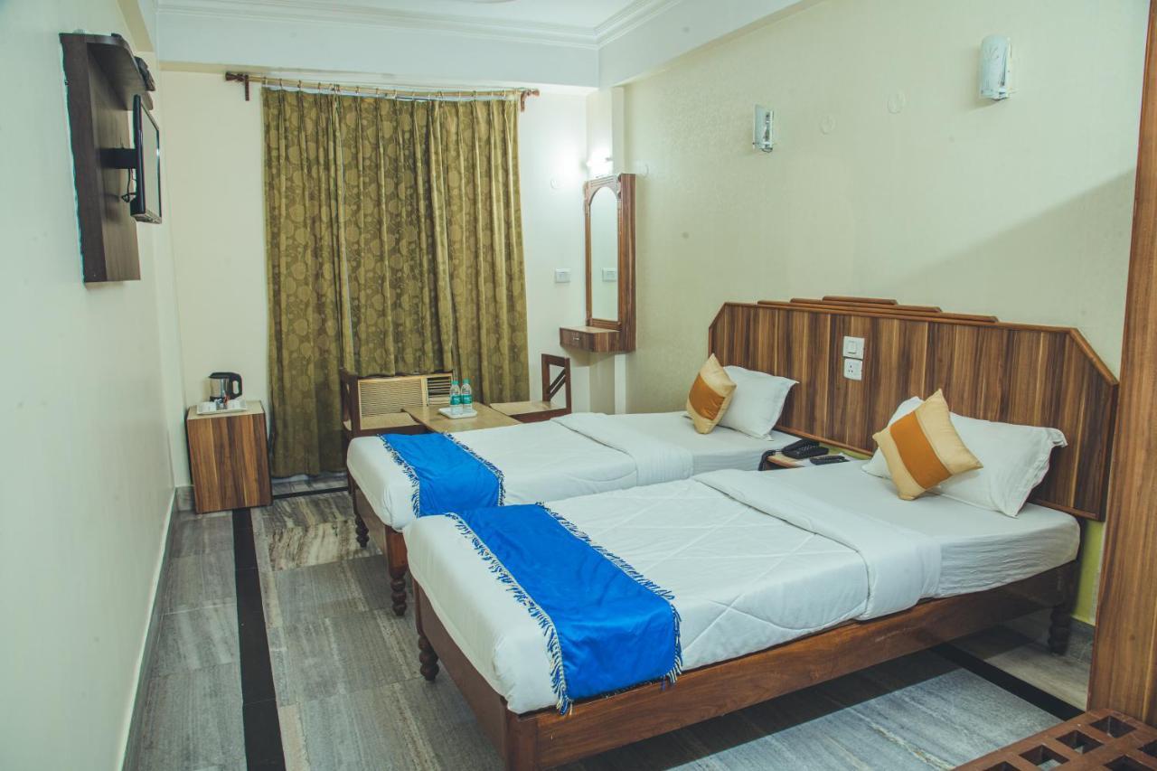 Hotel Priya Palace Guwahati Exterior foto