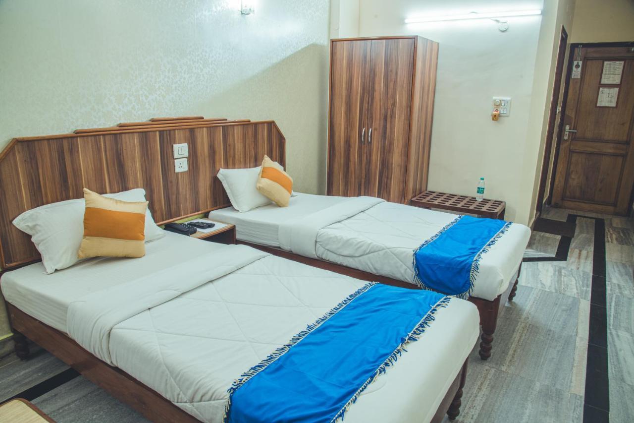 Hotel Priya Palace Guwahati Exterior foto