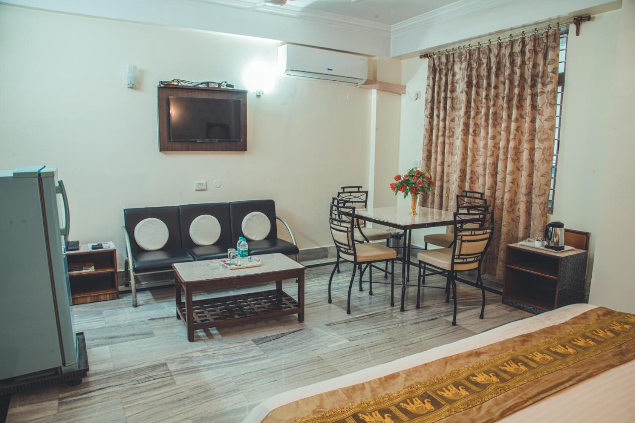 Hotel Priya Palace Guwahati Exterior foto