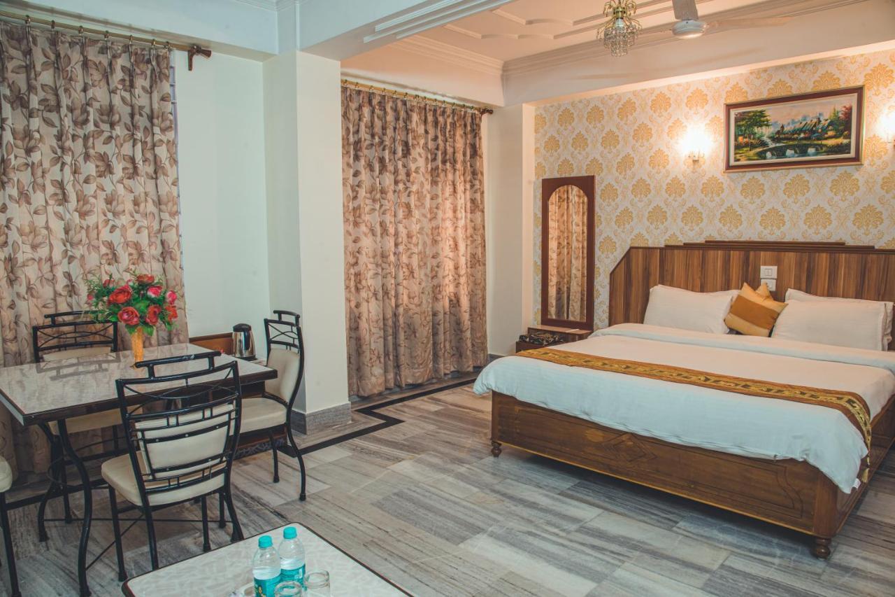Hotel Priya Palace Guwahati Exterior foto