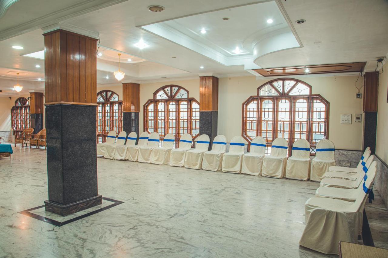 Hotel Priya Palace Guwahati Exterior foto