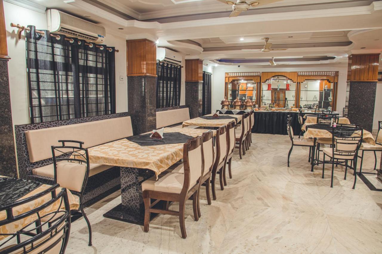 Hotel Priya Palace Guwahati Exterior foto