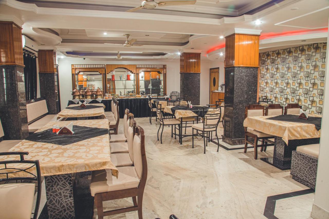 Hotel Priya Palace Guwahati Exterior foto