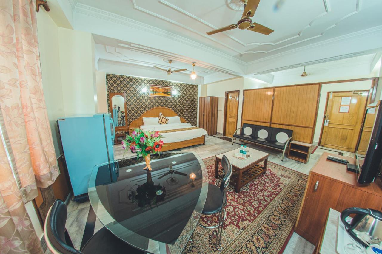 Hotel Priya Palace Guwahati Exterior foto