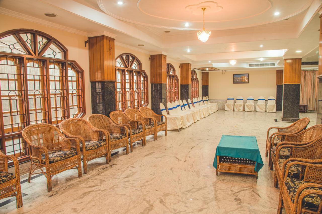 Hotel Priya Palace Guwahati Exterior foto