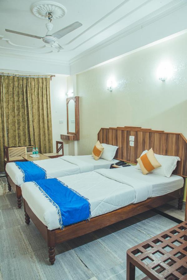 Hotel Priya Palace Guwahati Exterior foto