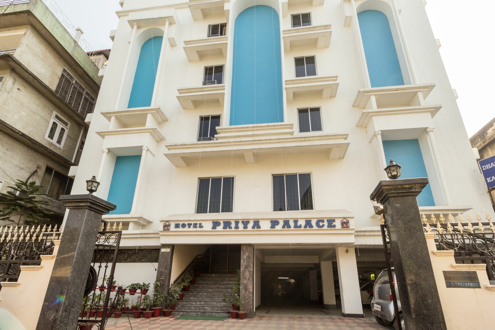 Hotel Priya Palace Guwahati Exterior foto