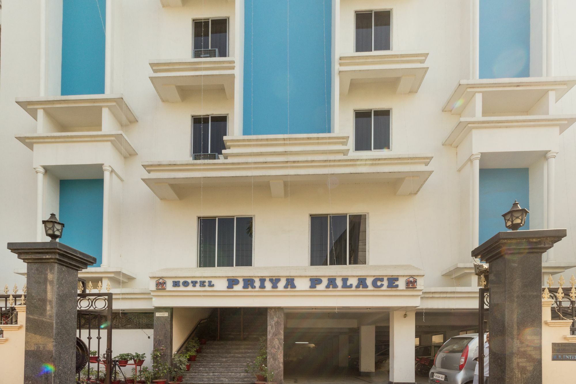 Hotel Priya Palace Guwahati Exterior foto